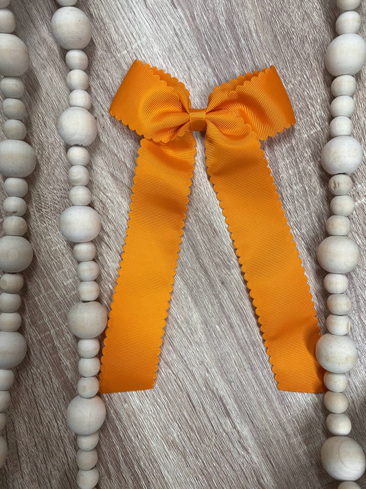 Scalloped Highlanders Bow