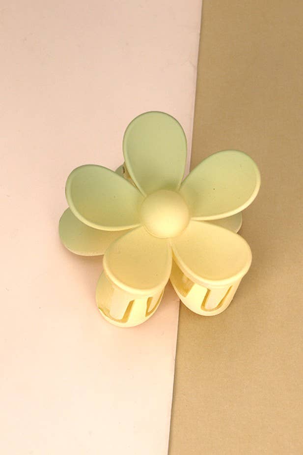 Oversized Flower Claw Clip