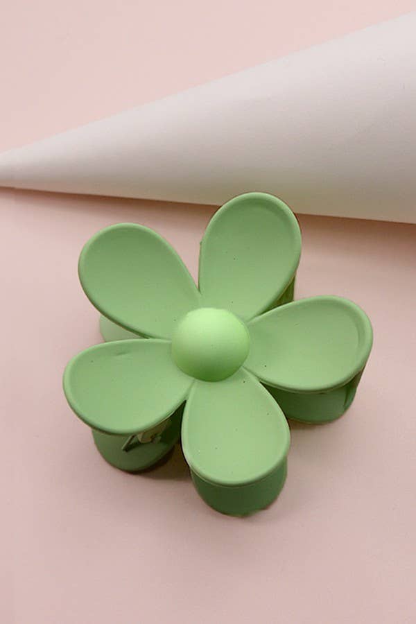 Oversized Flower Claw Clip
