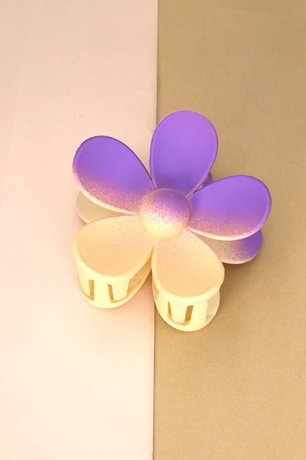 Oversized Flower Claw Clip