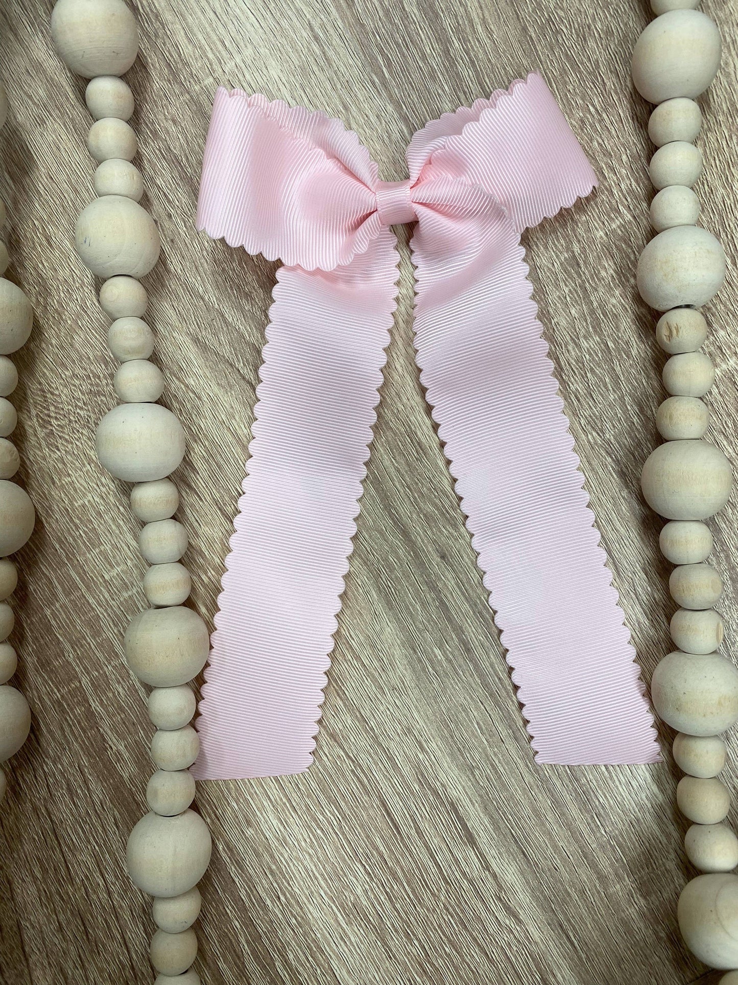 Scalloped Highlanders Bow