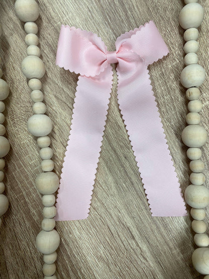 Scalloped Highlanders Bow