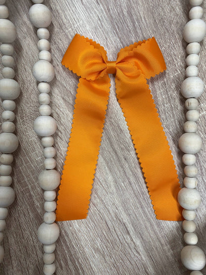Scalloped Highlanders Bow