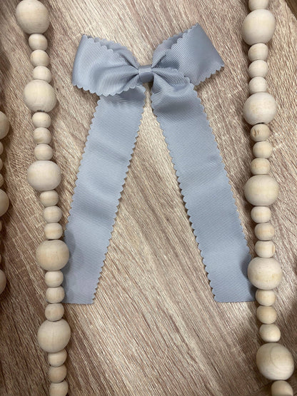 Scalloped Highlanders Bow