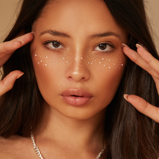 SUNKISSED SILVER FRECKLES | Metallic face freckle tattoo