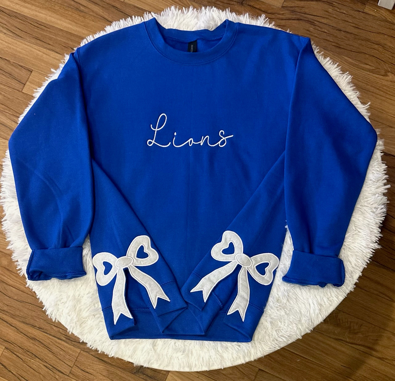 Lions Bow Crew