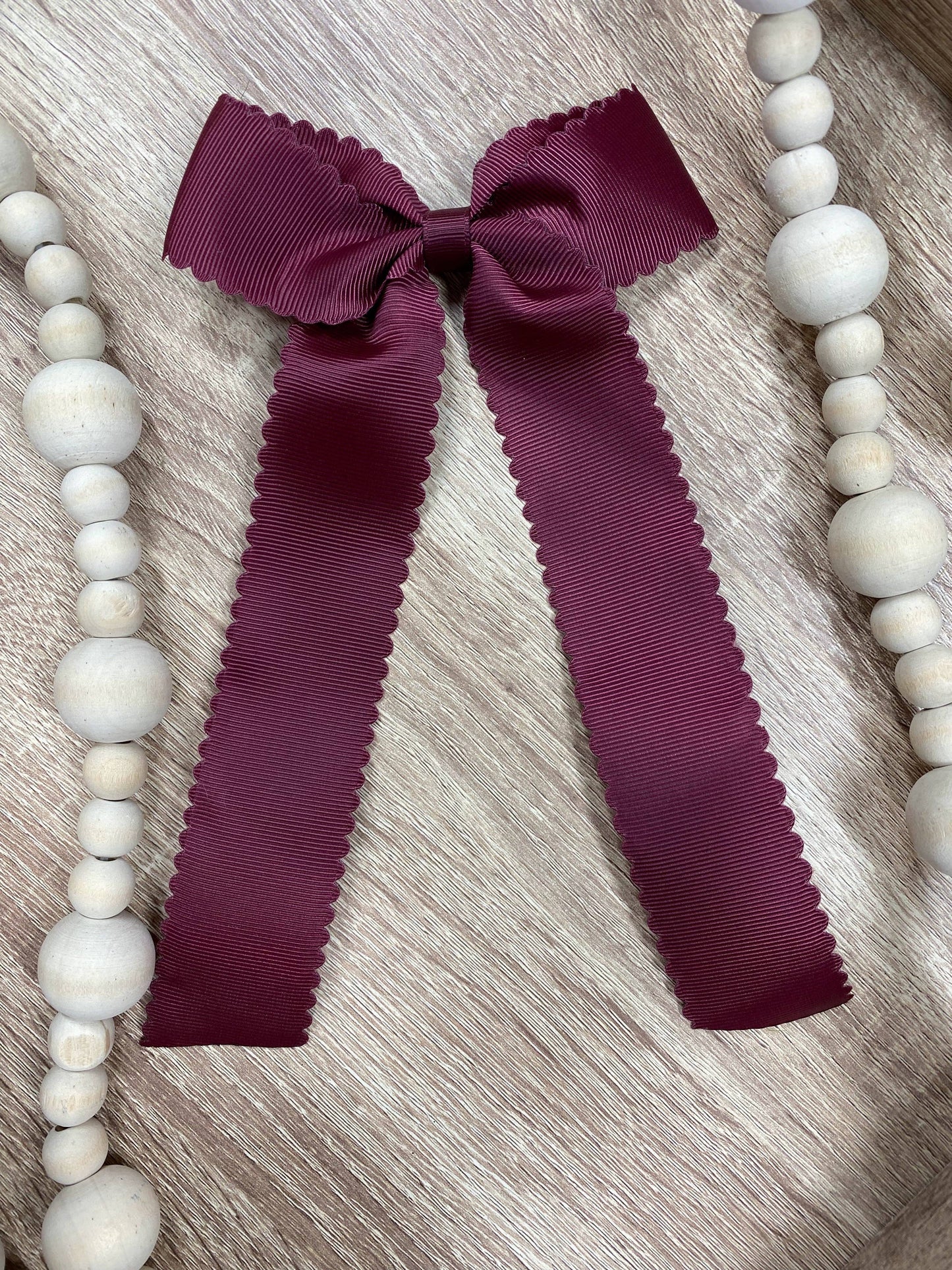 Scalloped Highlanders Bow