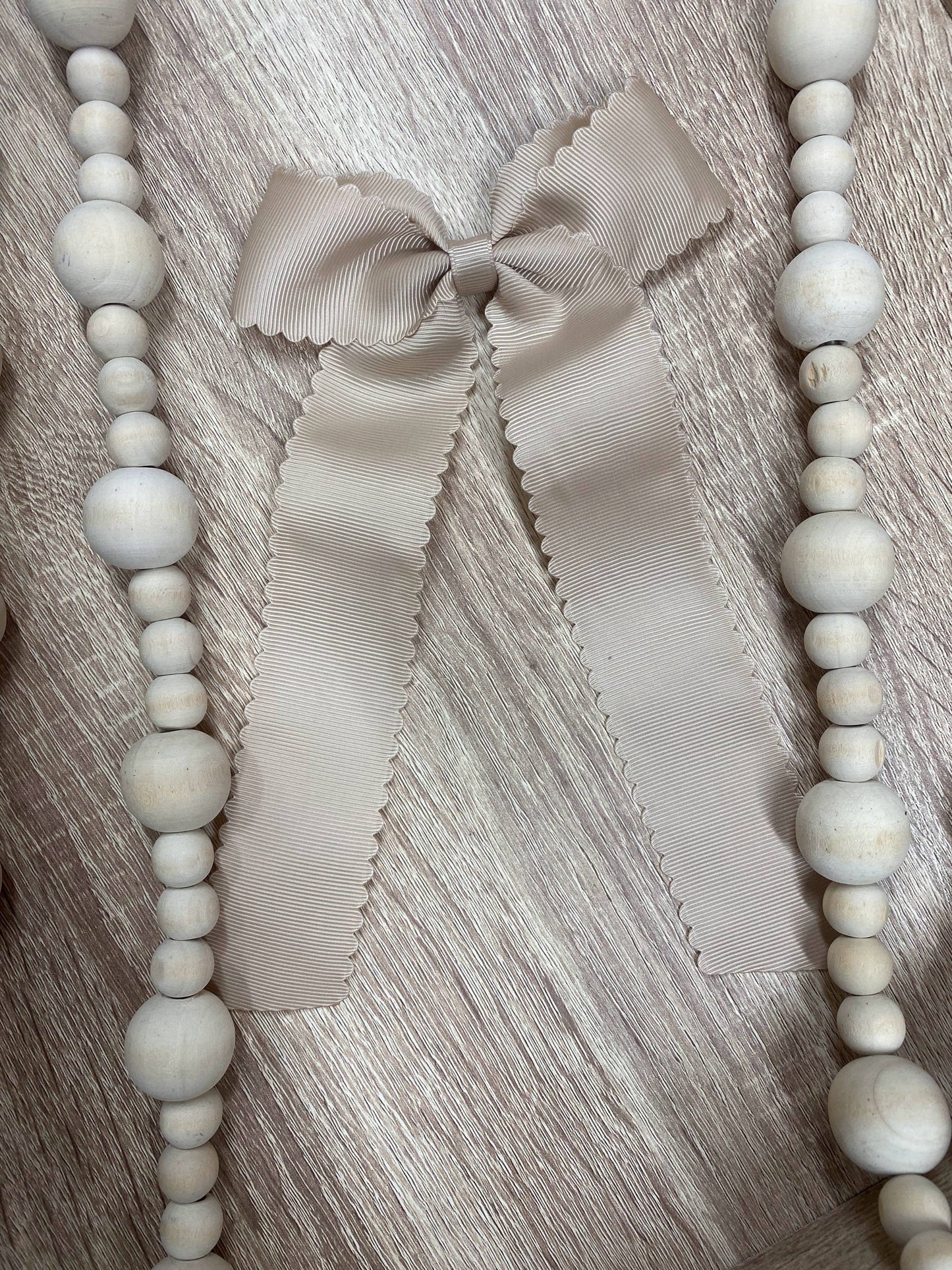 Scalloped Highlanders Bow