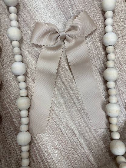 Scalloped Highlanders Bow