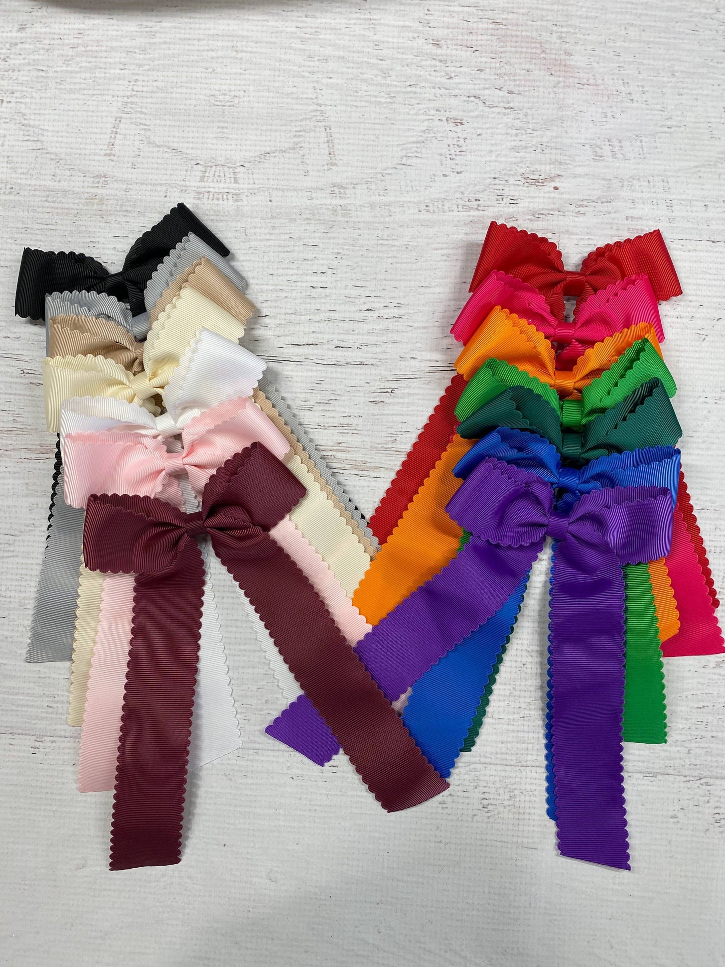 Scalloped Highlanders Bow