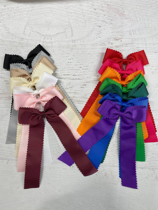 Scalloped Highlanders Bow