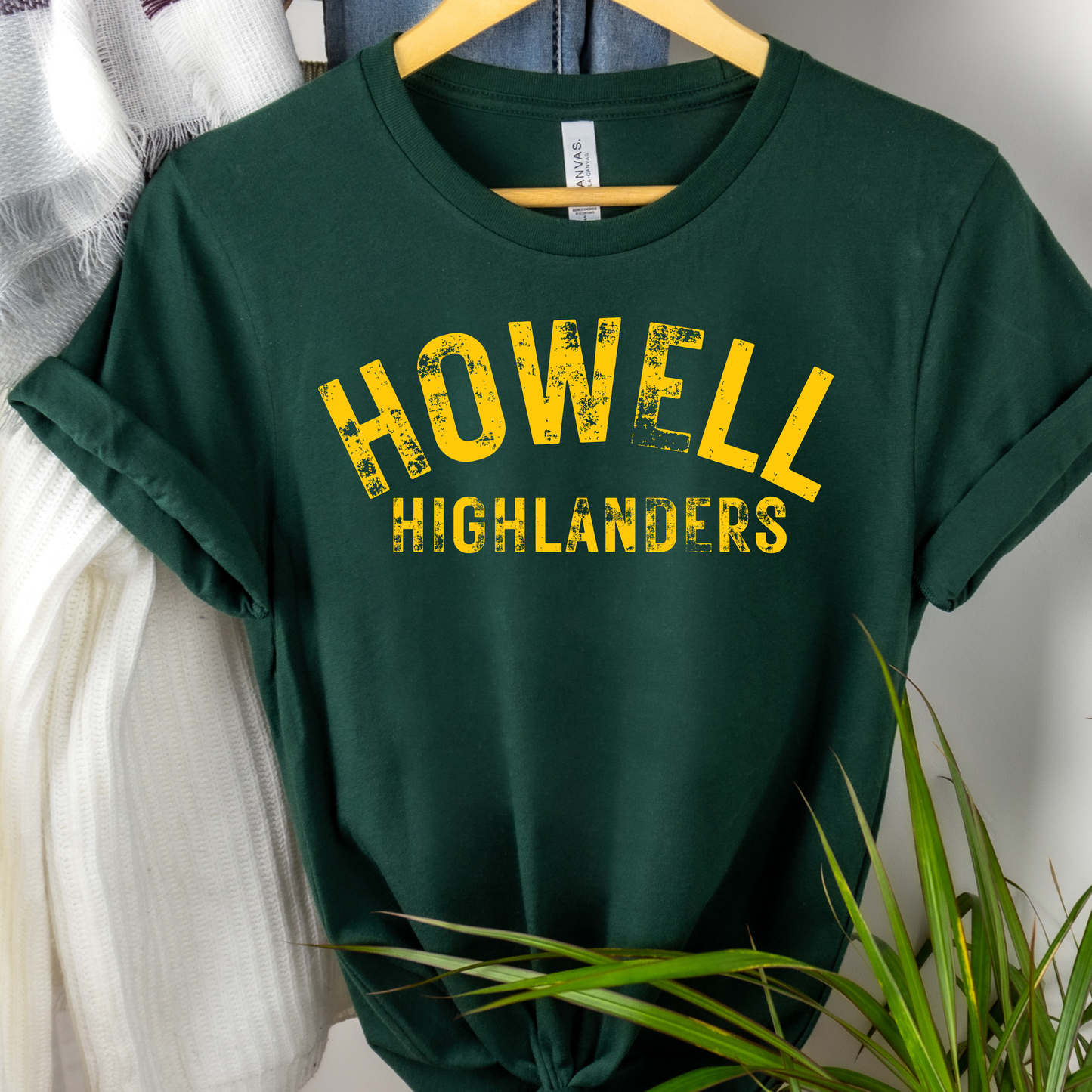 Howell Highlanders Distressed