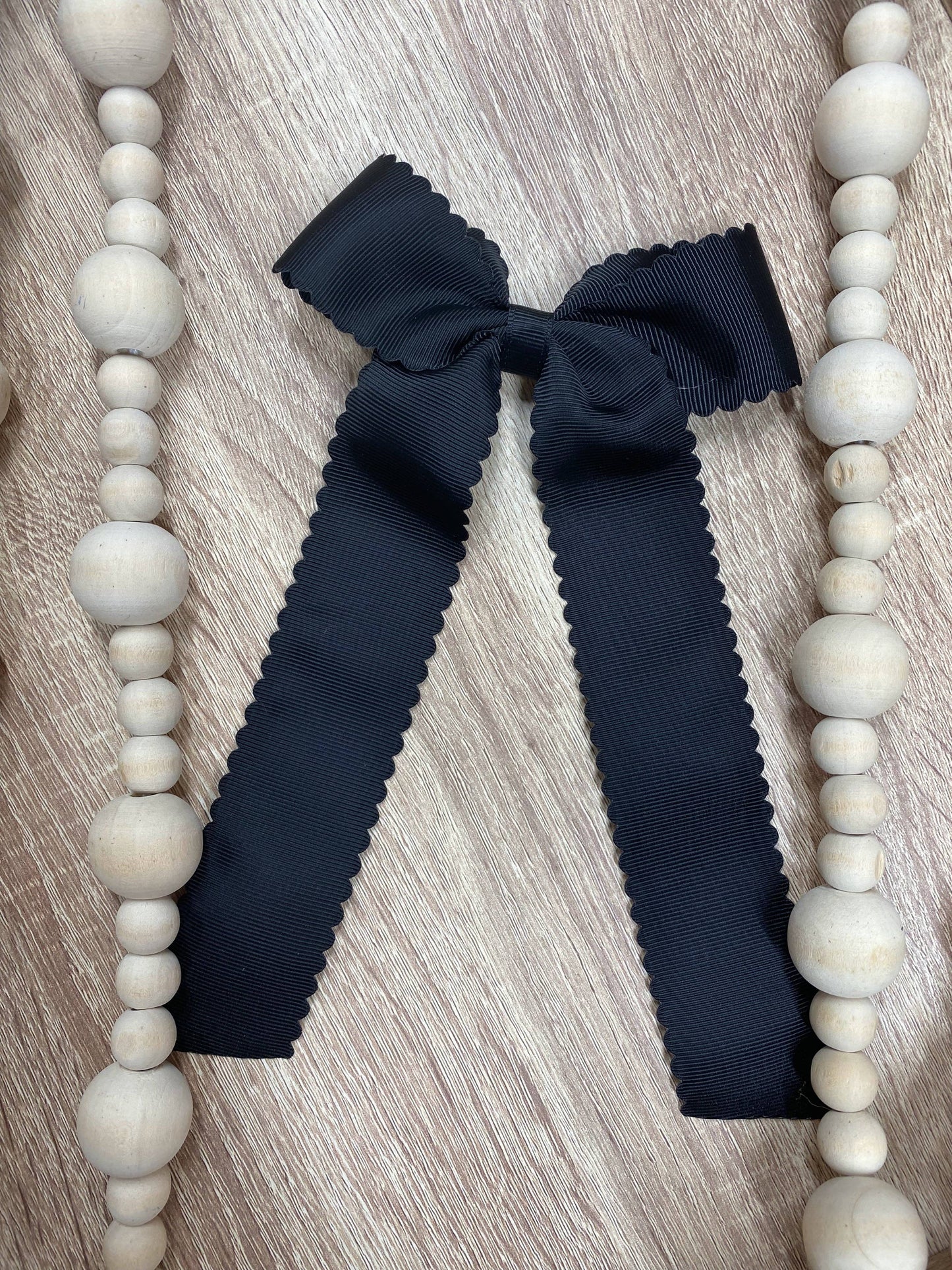Scalloped Highlanders Bow
