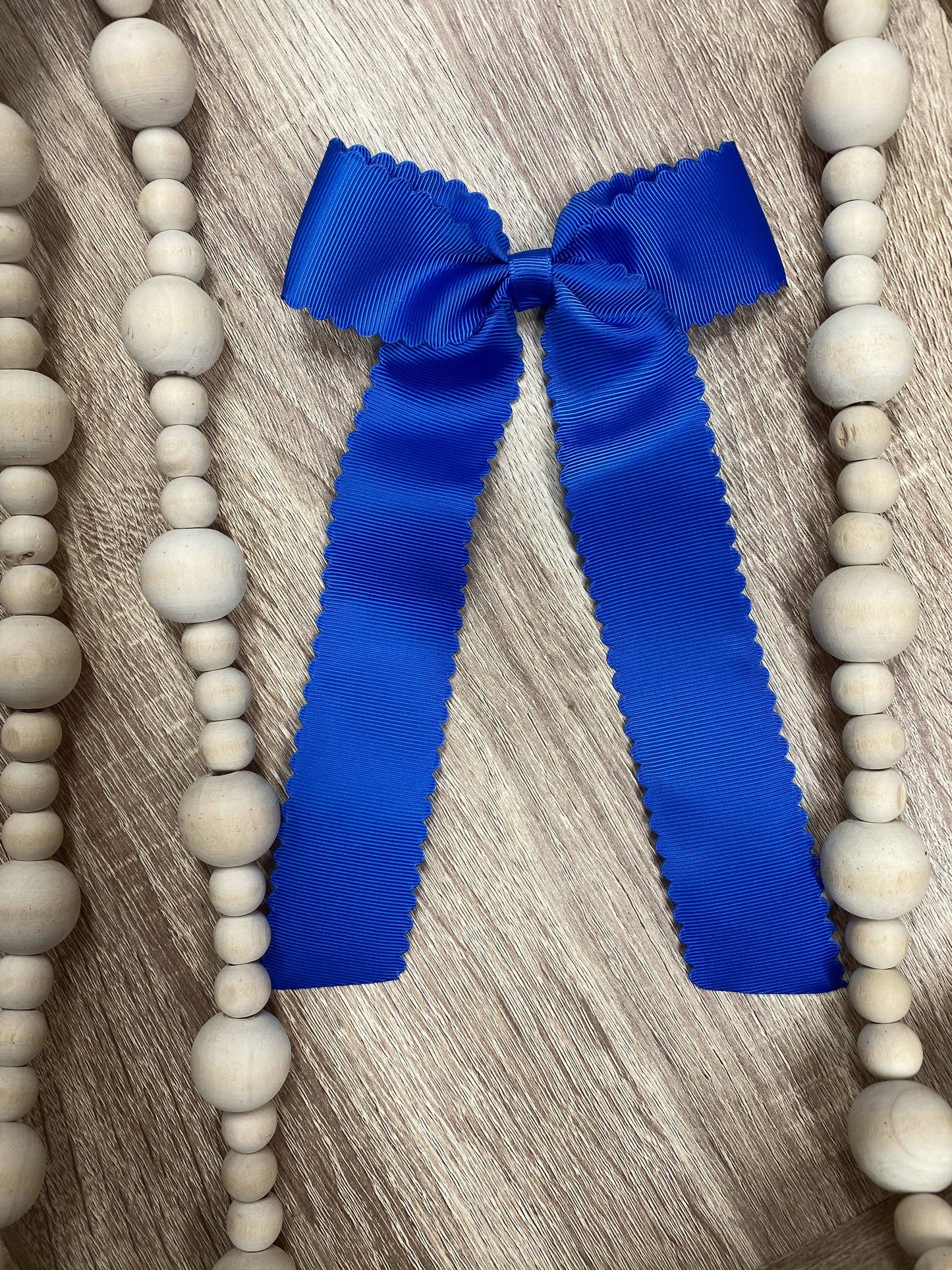 Scalloped Highlanders Bow