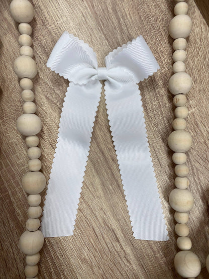 Scalloped Highlanders Bow